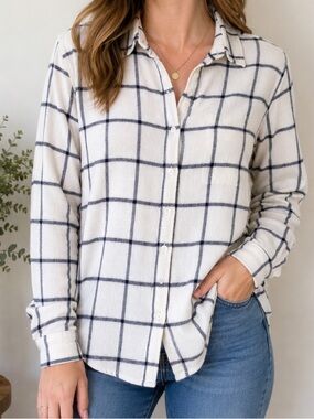 GAP flannel long sleeve button up, size M